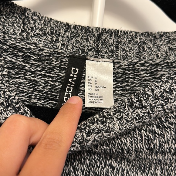 Sweater - Picture 2 of 2